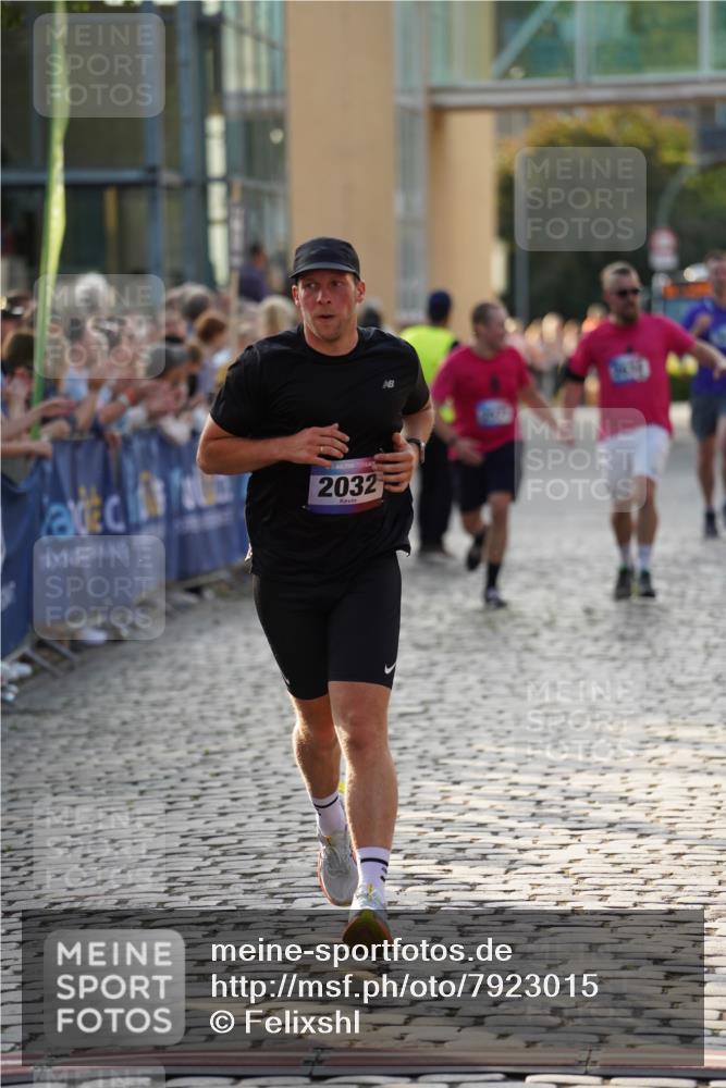 13.06.2025 - Holstenköstenlauf Felixshl http://msf.ph/oto/7923015 13.06.2025 19:51:25 Laufen 2032, 2571, 2624, 2634, 3631, 3805 meine-sportfotos.de