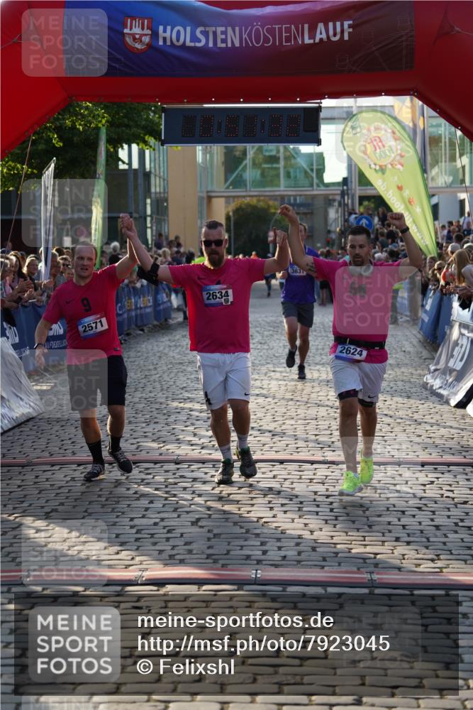 13.06.2025 - Holstenköstenlauf Felixshl http://msf.ph/oto/7923045 13.06.2025 19:51:31 Laufen 2571, 2624, 2634, 3247, 3631 meine-sportfotos.de