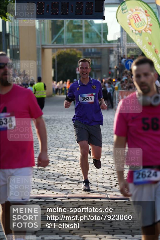 13.06.2025 - Holstenköstenlauf Felixshl http://msf.ph/oto/7923060 13.06.2025 19:51:33 Laufen 2126, 2571, 2624, 2634, 3247, 3631 meine-sportfotos.de