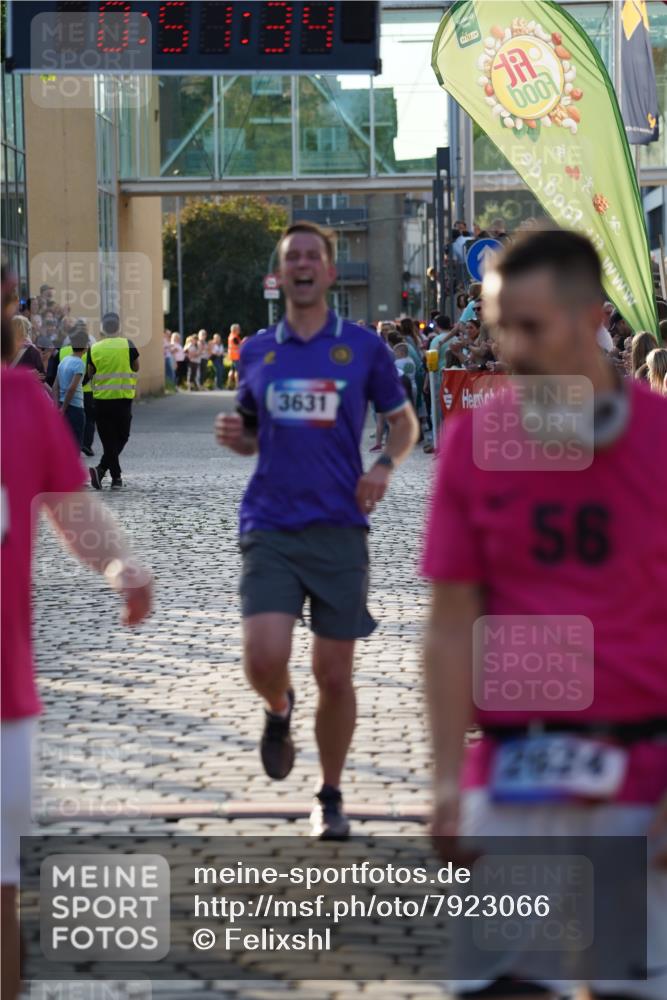 13.06.2025 - Holstenköstenlauf Felixshl http://msf.ph/oto/7923066 13.06.2025 19:51:33 Laufen 2126, 2571, 2624, 2634, 3247, 3631 meine-sportfotos.de