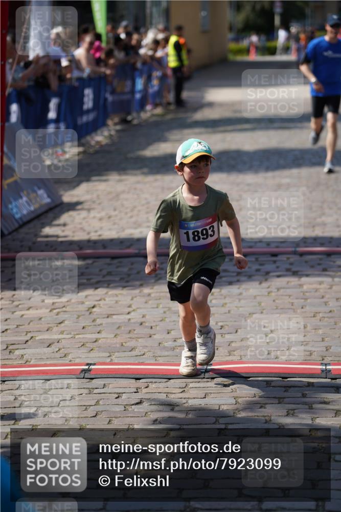 13.06.2025 - Holstenköstenlauf Felixshl http://msf.ph/oto/7923099 13.06.2025 15:40:21 Laufen 181, 184, 1893 meine-sportfotos.de
