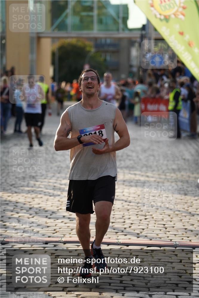 13.06.2025 - Holstenköstenlauf Felixshl http://msf.ph/oto/7923100 13.06.2025 19:51:54 Laufen 2818, 3220, 3620 meine-sportfotos.de