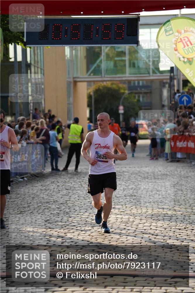 13.06.2025 - Holstenköstenlauf Felixshl http://msf.ph/oto/7923117 13.06.2025 19:51:58 Laufen 3220, 3594, 3620 meine-sportfotos.de