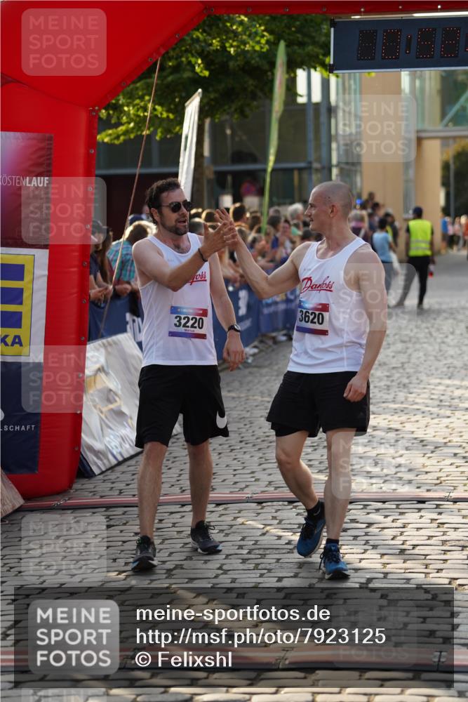 13.06.2025 - Holstenköstenlauf Felixshl http://msf.ph/oto/7923125 13.06.2025 19:52:02 Laufen 2437, 2524, 3220, 3594, 3620 meine-sportfotos.de