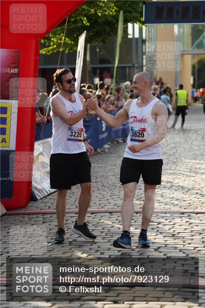 13.06.2025 - Holstenköstenlauf Felixshl http://msf.ph/oto/7923129 13.06.2025 19:52:02 Laufen 2437, 2524, 3220, 3594, 3620 meine-sportfotos.de