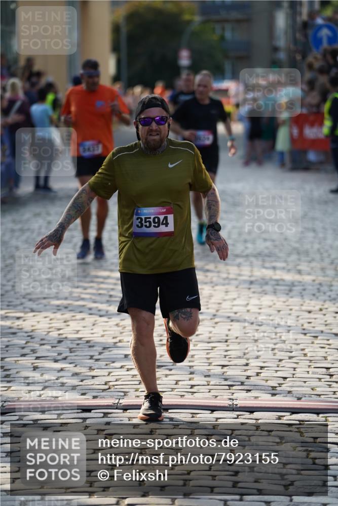 13.06.2025 - Holstenköstenlauf Felixshl http://msf.ph/oto/7923155 13.06.2025 19:52:06 Laufen 2437, 2524, 3594, 3913 meine-sportfotos.de