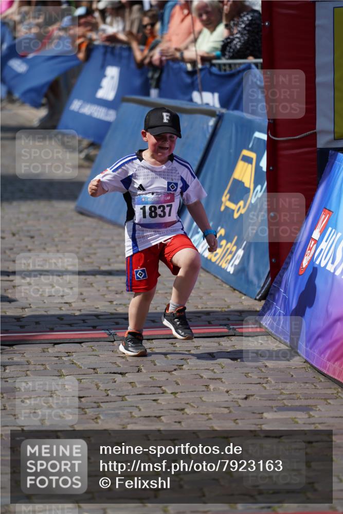 13.06.2025 - Holstenköstenlauf Felixshl http://msf.ph/oto/7923163 13.06.2025 15:41:04 Laufen 1811, 1837 meine-sportfotos.de