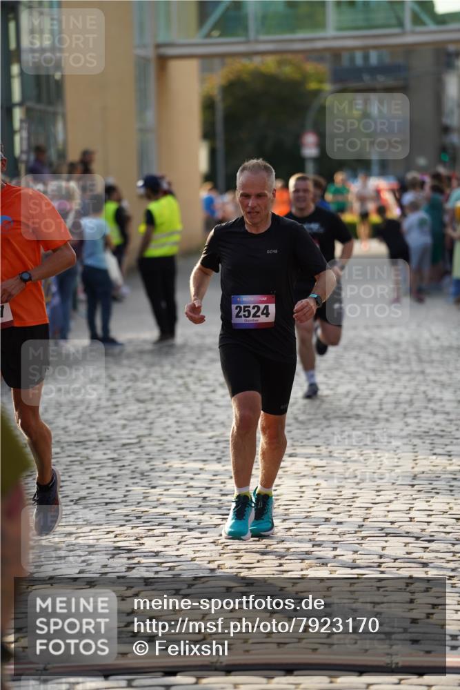 13.06.2025 - Holstenköstenlauf Felixshl http://msf.ph/oto/7923170 13.06.2025 19:52:08 Laufen 2437, 2524, 2997, 3594, 3913 meine-sportfotos.de