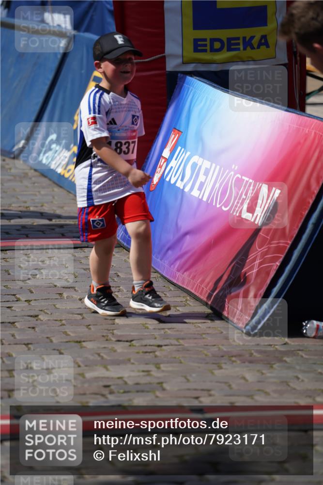 13.06.2025 - Holstenköstenlauf Felixshl http://msf.ph/oto/7923171 13.06.2025 15:41:04 Laufen 1811, 1837 meine-sportfotos.de