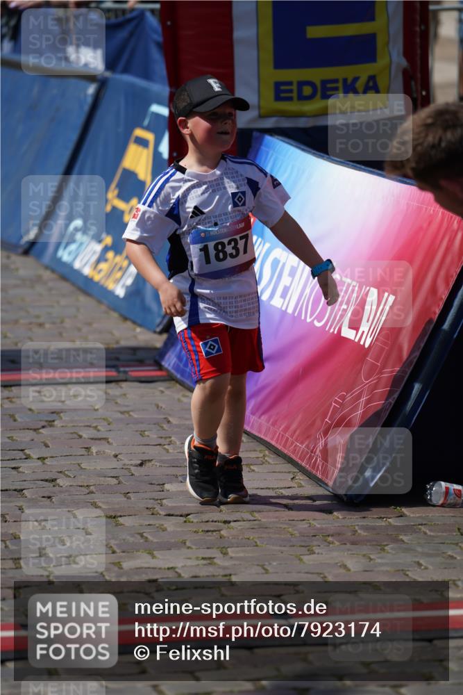 13.06.2025 - Holstenköstenlauf Felixshl http://msf.ph/oto/7923174 13.06.2025 15:41:05 Laufen 1811, 1837 meine-sportfotos.de