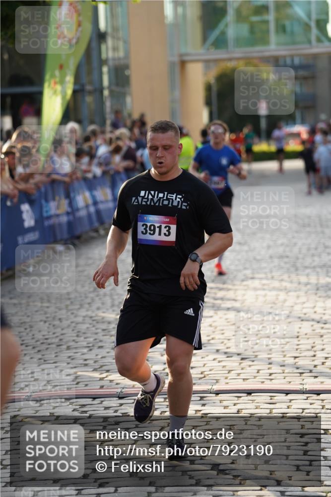 13.06.2025 - Holstenköstenlauf Felixshl http://msf.ph/oto/7923190 13.06.2025 19:52:13 Laufen 2437, 2524, 2997, 3913 meine-sportfotos.de