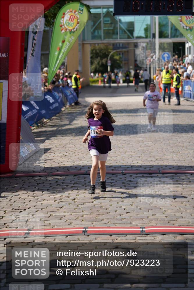 13.06.2025 - Holstenköstenlauf Felixshl http://msf.ph/oto/7923223 13.06.2025 15:41:29 Laufen 1196, 1867 meine-sportfotos.de