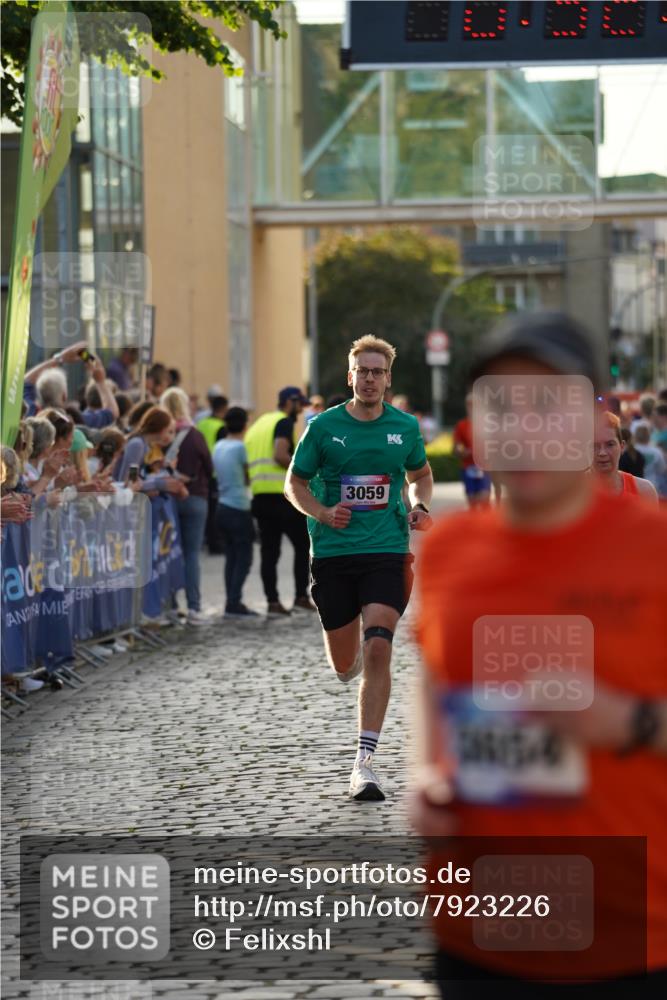 13.06.2025 - Holstenköstenlauf Felixshl http://msf.ph/oto/7923226 13.06.2025 19:52:30 Laufen 2012, 2063, 3059, 3654 meine-sportfotos.de