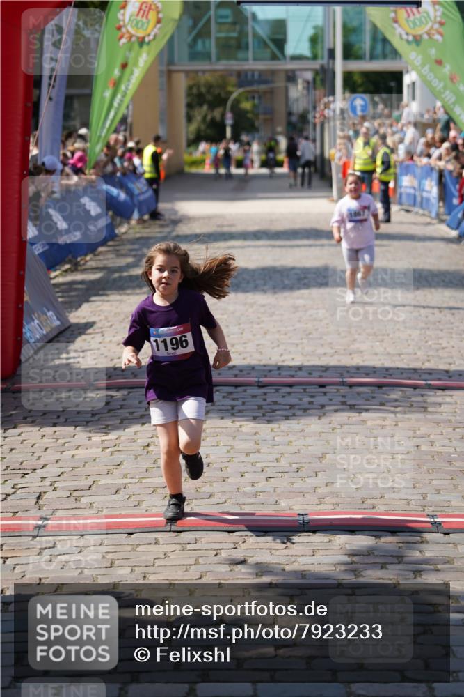 13.06.2025 - Holstenköstenlauf Felixshl http://msf.ph/oto/7923233 13.06.2025 15:41:29 Laufen 1196, 1867 meine-sportfotos.de