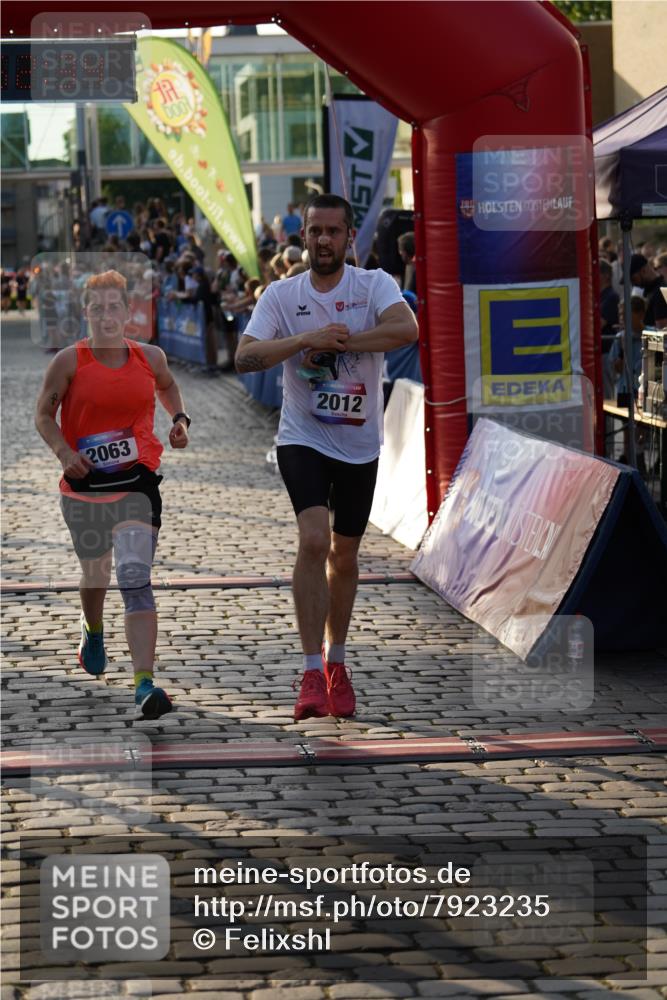 13.06.2025 - Holstenköstenlauf Felixshl http://msf.ph/oto/7923235 13.06.2025 19:52:34 Laufen 2012, 2063, 3059 meine-sportfotos.de