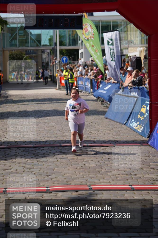 13.06.2025 - Holstenköstenlauf Felixshl http://msf.ph/oto/7923236 13.06.2025 15:41:32 Laufen 1196, 1867 meine-sportfotos.de