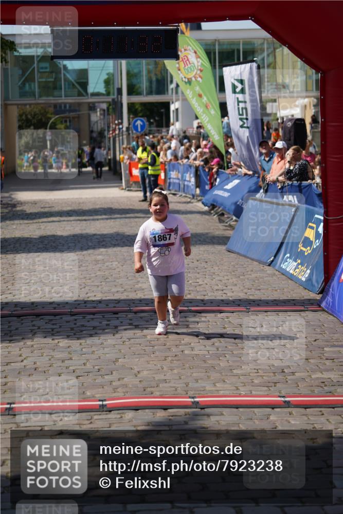 13.06.2025 - Holstenköstenlauf Felixshl http://msf.ph/oto/7923238 13.06.2025 15:41:32 Laufen 1196, 1867 meine-sportfotos.de