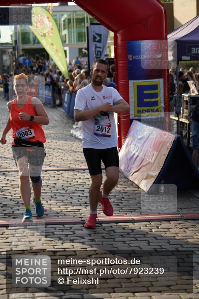 13.06.2025 - Holstenköstenlauf Felixshl http://msf.ph/oto/7923239 13.06.2025 19:52:34 Laufen 2012, 2063, 3059 meine-sportfotos.de