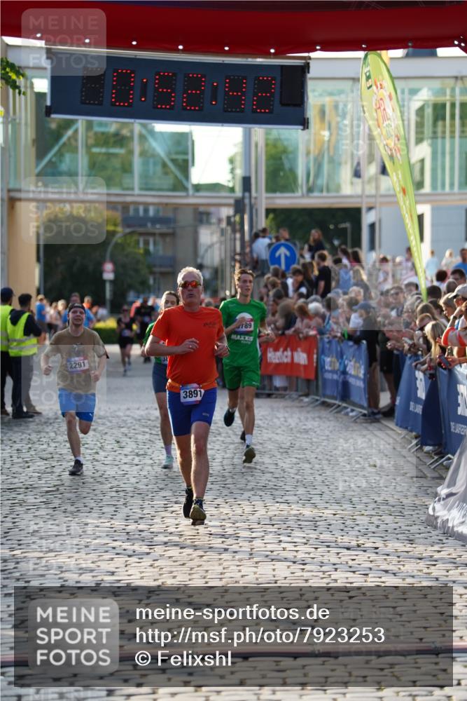 13.06.2025 - Holstenköstenlauf Felixshl http://msf.ph/oto/7923253 13.06.2025 19:52:41 Laufen 2291, 2512, 3789, 3875, 3891 meine-sportfotos.de