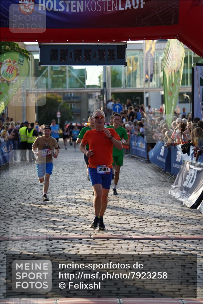 13.06.2025 - Holstenköstenlauf Felixshl http://msf.ph/oto/7923258 13.06.2025 19:52:43 Laufen 2291, 2512, 3789, 3875, 3891 meine-sportfotos.de