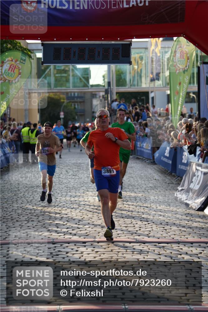 13.06.2025 - Holstenköstenlauf Felixshl http://msf.ph/oto/7923260 13.06.2025 19:52:43 Laufen 2291, 2512, 3789, 3875, 3891 meine-sportfotos.de