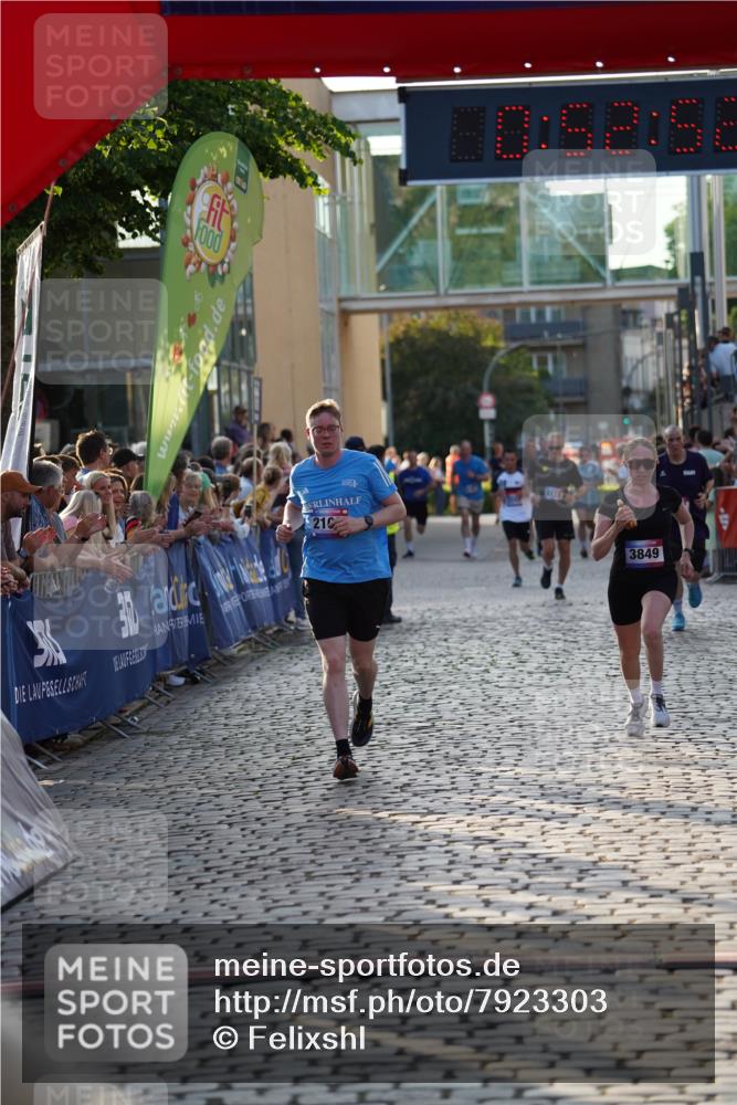 13.06.2025 - Holstenköstenlauf Felixshl http://msf.ph/oto/7923303 13.06.2025 19:52:51 Laufen 2103, 2512, 2665, 3123, 3237, 3849 meine-sportfotos.de
