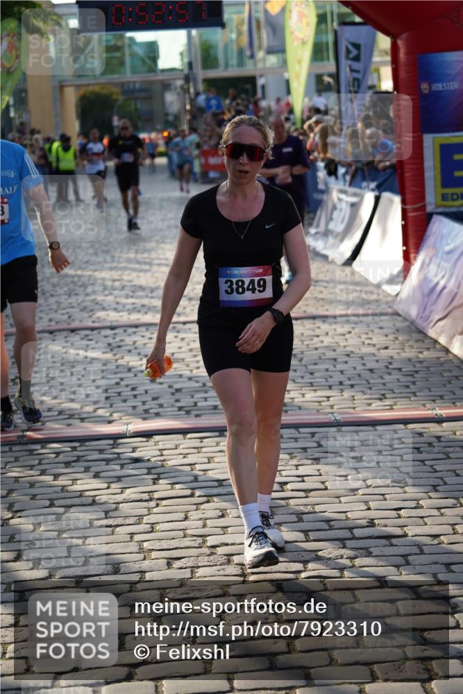 13.06.2025 - Holstenköstenlauf Felixshl http://msf.ph/oto/7923310 13.06.2025 19:52:56 Laufen 2103, 2170, 2243, 2398, 2607, 2665, 2813, 3123, 3237, 3849 meine-sportfotos.de