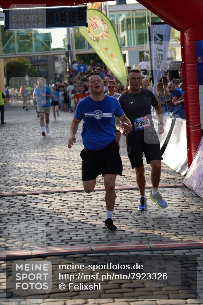 13.06.2025 - Holstenköstenlauf Felixshl http://msf.ph/oto/7923326 13.06.2025 19:53:01 Laufen 2170, 2234, 2243, 2312, 2398, 2607, 2813, 3123, 3237 meine-sportfotos.de