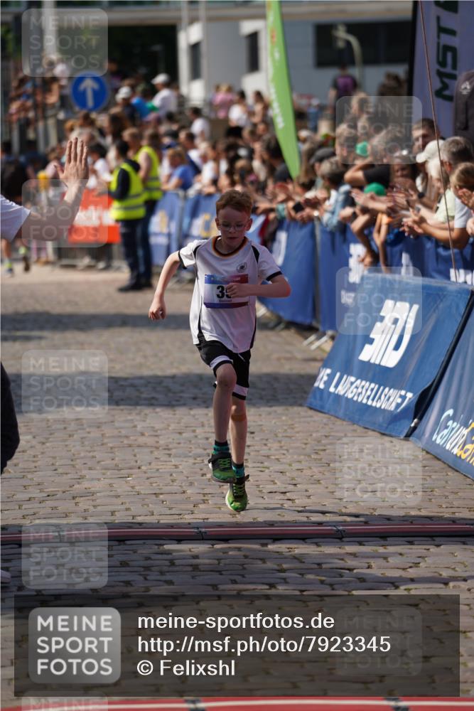 13.06.2025 - Holstenköstenlauf Felixshl http://msf.ph/oto/7923345 13.06.2025 16:06:02 Laufen 35, 166 meine-sportfotos.de