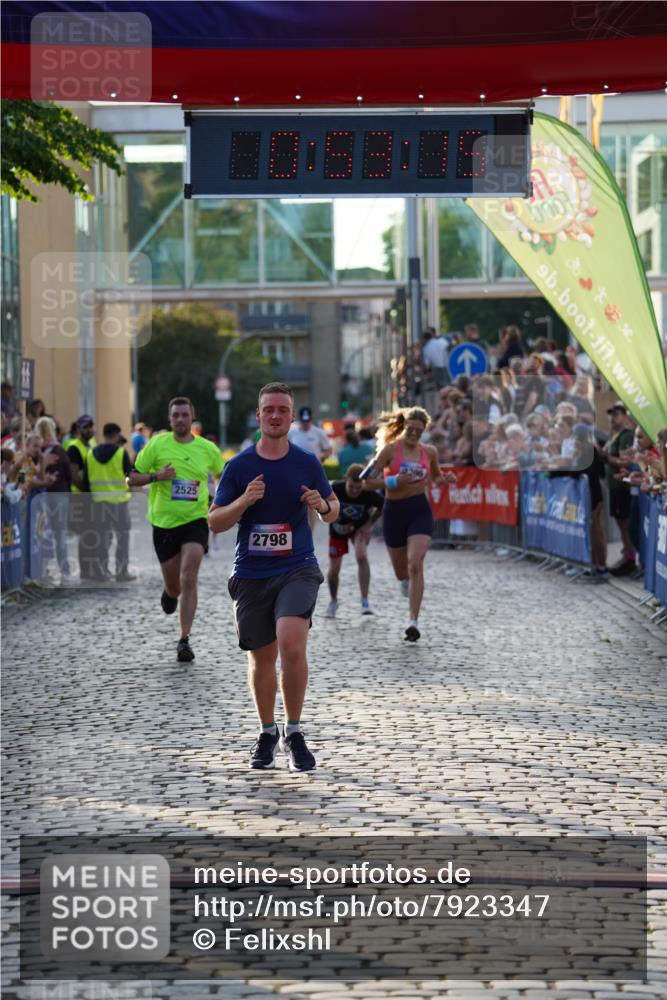 13.06.2025 - Holstenköstenlauf Felixshl http://msf.ph/oto/7923347 13.06.2025 19:53:15 Laufen 2448, 2525, 2661, 2798 meine-sportfotos.de