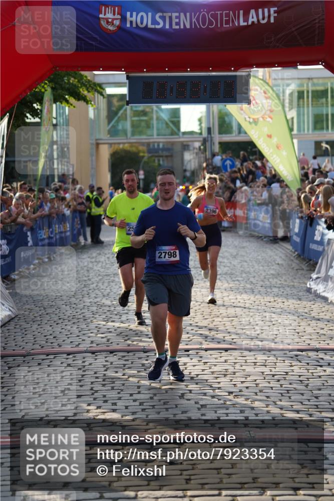 13.06.2025 - Holstenköstenlauf Felixshl http://msf.ph/oto/7923354 13.06.2025 19:53:17 Laufen 2053, 2448, 2525, 2661, 2798 meine-sportfotos.de
