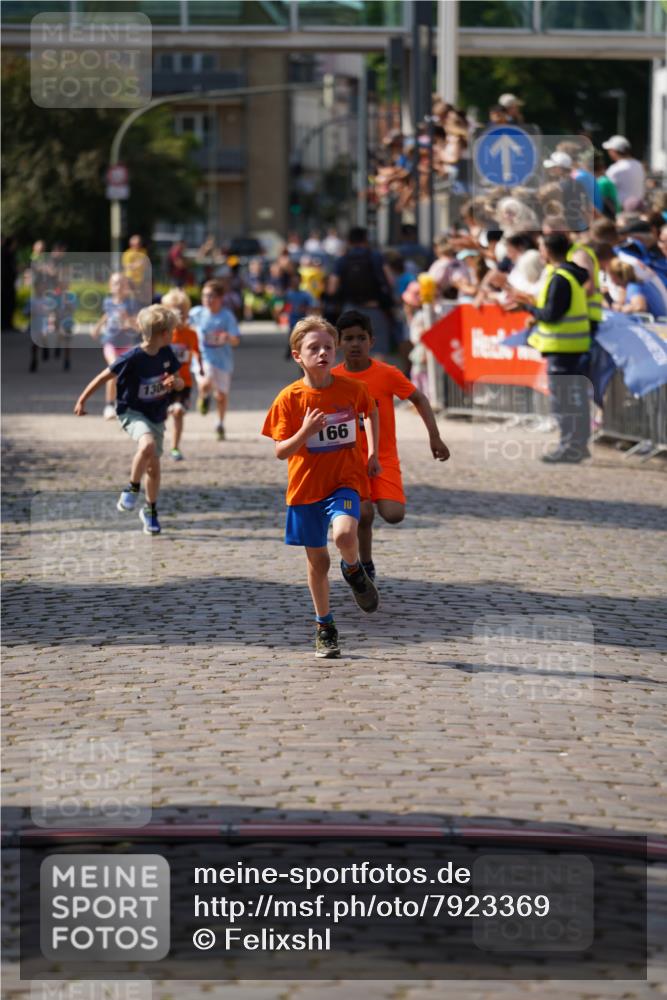 13.06.2025 - Holstenköstenlauf Felixshl http://msf.ph/oto/7923369 13.06.2025 16:06:08 Laufen 166, 168, 314, 963, 1300 meine-sportfotos.de