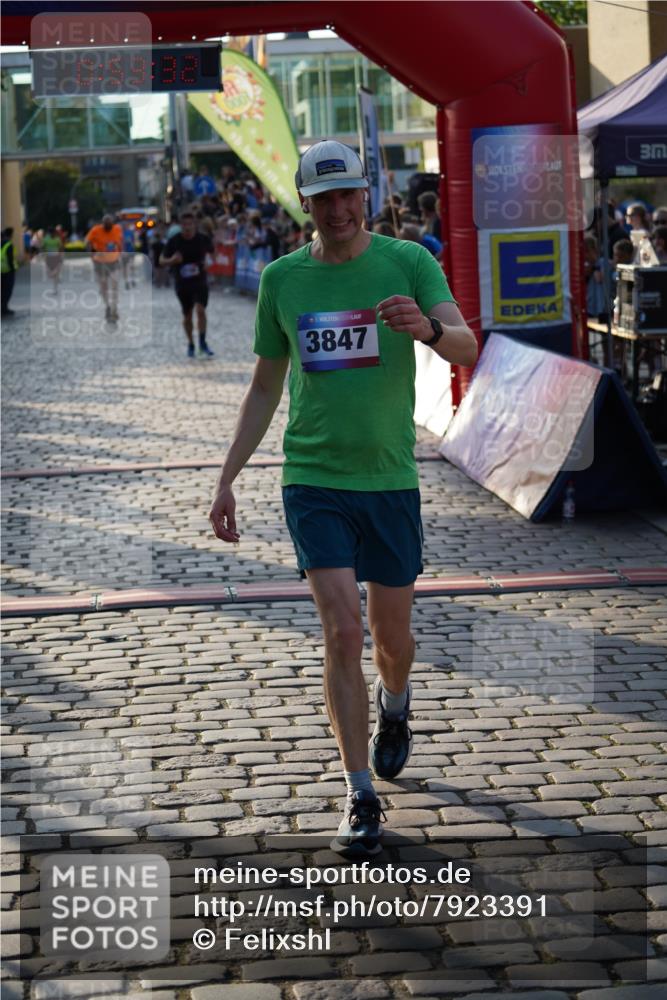 13.06.2025 - Holstenköstenlauf Felixshl http://msf.ph/oto/7923391 13.06.2025 19:53:31 Laufen 2467, 2664, 2706, 3847, 3919 meine-sportfotos.de