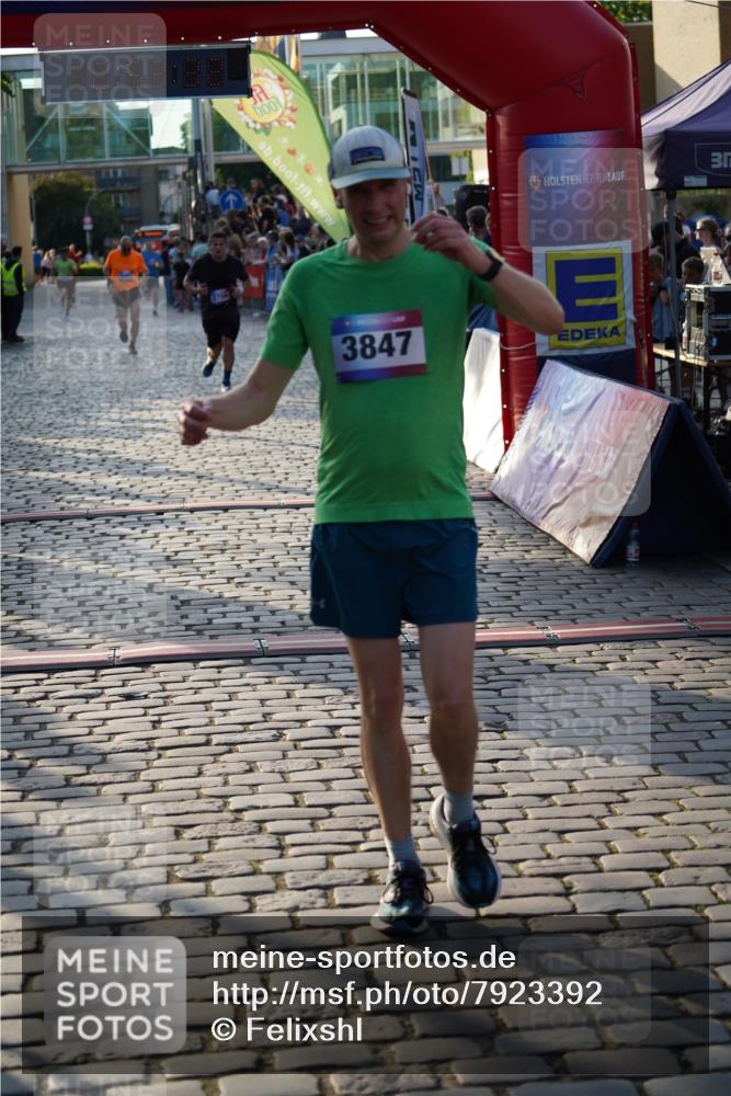 13.06.2025 - Holstenköstenlauf Felixshl http://msf.ph/oto/7923392 13.06.2025 19:53:32 Laufen 2467, 2493, 2706, 3919 meine-sportfotos.de