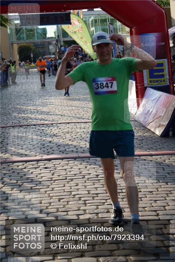 13.06.2025 - Holstenköstenlauf Felixshl http://msf.ph/oto/7923394 13.06.2025 19:53:32 Laufen 2467, 2493, 2706, 3919 meine-sportfotos.de