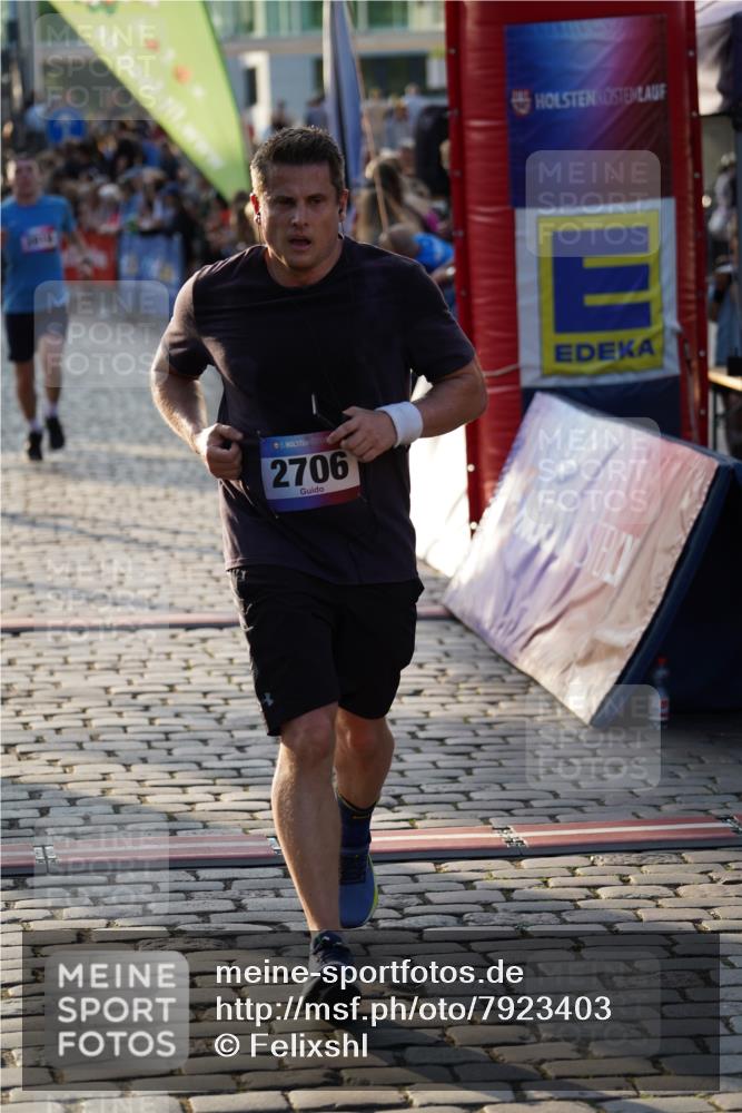 13.06.2025 - Holstenköstenlauf Felixshl http://msf.ph/oto/7923403 13.06.2025 19:53:37 Laufen 2467, 2493, 2498, 2706, 3158, 3742, 3919 meine-sportfotos.de