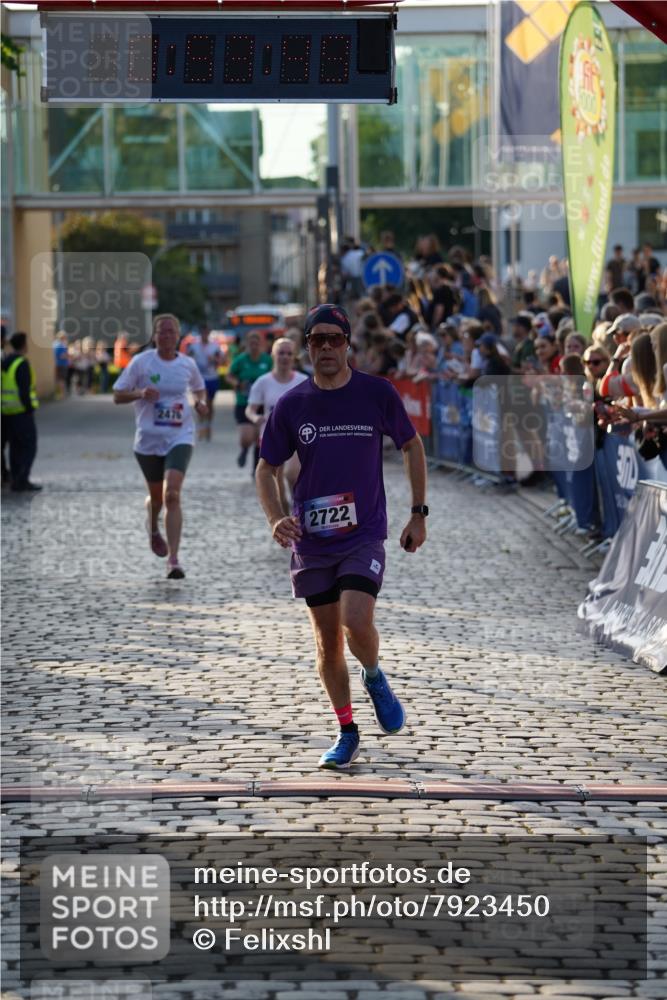 13.06.2025 - Holstenköstenlauf Felixshl http://msf.ph/oto/7923450 13.06.2025 19:53:48 Laufen 2476, 2498, 2722, 2929, 3063, 3189, 3742 meine-sportfotos.de