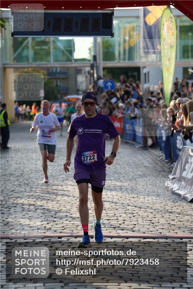 13.06.2025 - Holstenköstenlauf Felixshl http://msf.ph/oto/7923458 13.06.2025 19:53:49 Laufen 2476, 2498, 2722, 2929, 3063, 3189, 3742 meine-sportfotos.de