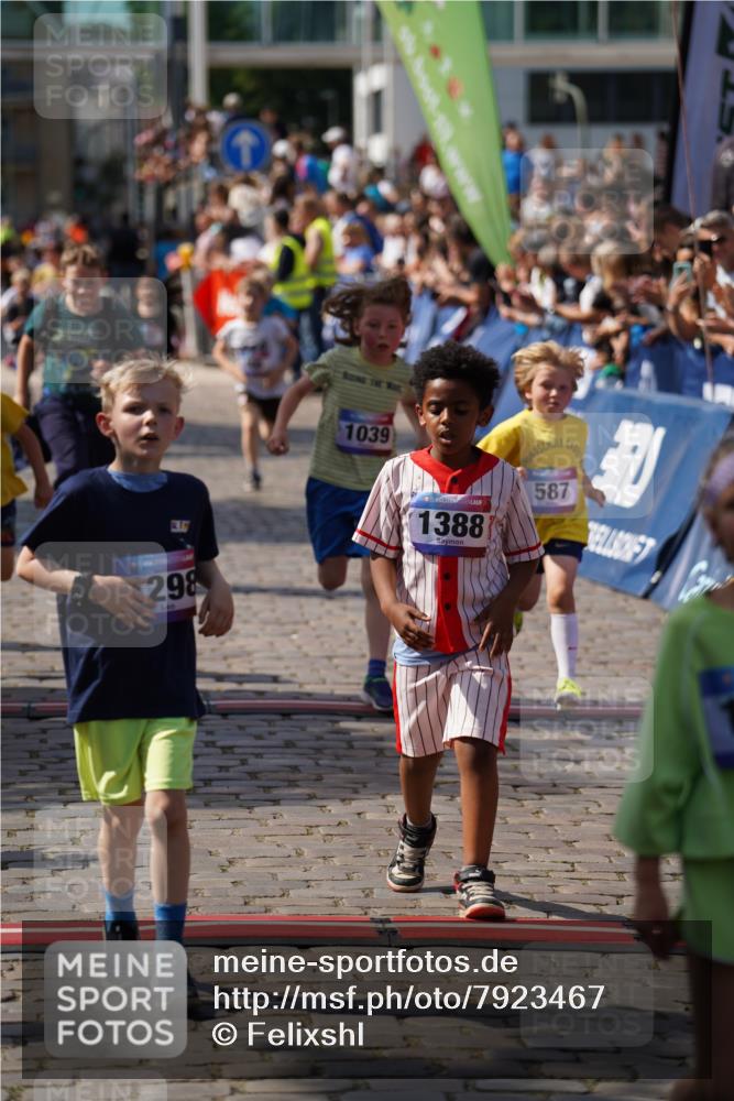 13.06.2025 - Holstenköstenlauf Felixshl http://msf.ph/oto/7923467 13.06.2025 16:06:39 Laufen 171, 296, 307, 321, 462, 466, 587, 590, 698, 1039, 1298, 1388 meine-sportfotos.de