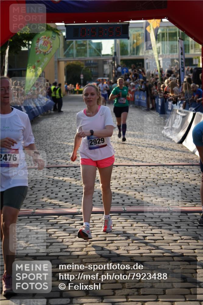 13.06.2025 - Holstenköstenlauf Felixshl http://msf.ph/oto/7923488 13.06.2025 19:53:54 Laufen 2476, 2864, 2929, 3063 meine-sportfotos.de