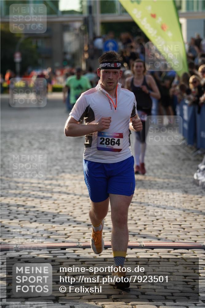 13.06.2025 - Holstenköstenlauf Felixshl http://msf.ph/oto/7923501 13.06.2025 19:54:02 Laufen 2162, 2864, 3844 meine-sportfotos.de