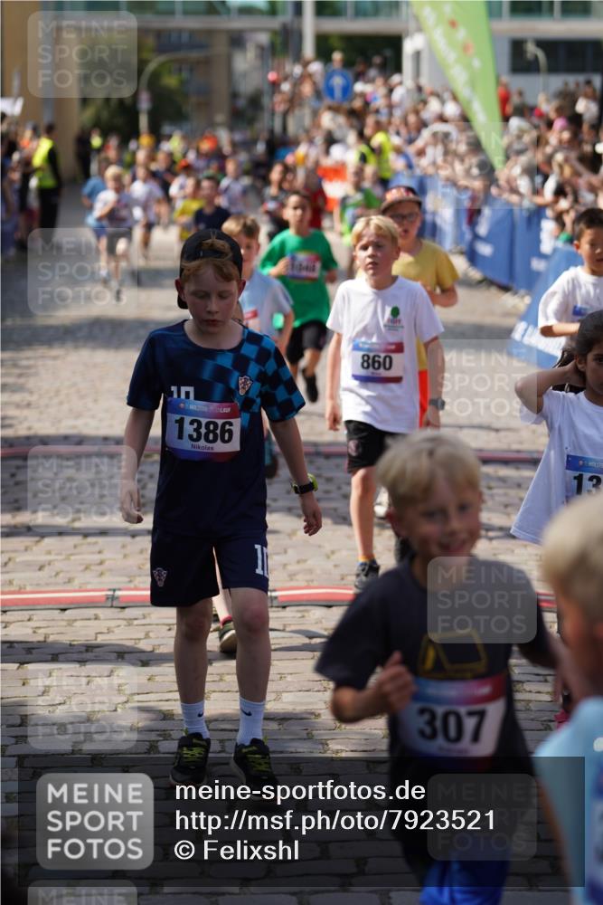 13.06.2025 - Holstenköstenlauf Felixshl http://msf.ph/oto/7923521 13.06.2025 16:06:52 Laufen 20, 75, 167, 305, 308, 311, 460, 591, 850, 855, 860, 957, 970, 1048, 1147, 1306, 1383, 1384, 1386, 1387, 1438, 1887, 1928 meine-sportfotos.de