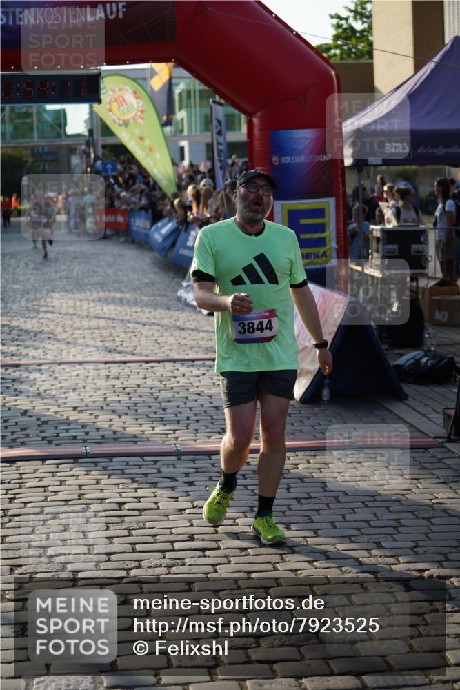 13.06.2025 - Holstenköstenlauf Felixshl http://msf.ph/oto/7923525 13.06.2025 19:54:10 Laufen 3778, 3844 meine-sportfotos.de