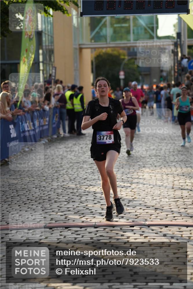 13.06.2025 - Holstenköstenlauf Felixshl http://msf.ph/oto/7923533 13.06.2025 19:54:15 Laufen 2325, 2776, 3673, 3778 meine-sportfotos.de