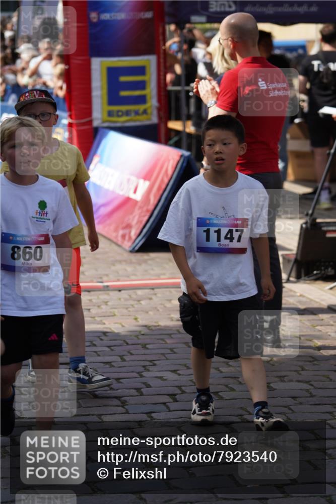13.06.2025 - Holstenköstenlauf Felixshl http://msf.ph/oto/7923540 13.06.2025 16:06:56 Laufen 20, 75, 167, 305, 308, 452, 574, 585, 591, 716, 850, 855, 957, 970, 1043, 1048, 1306, 1383, 1389, 1438, 1887, 1928 meine-sportfotos.de