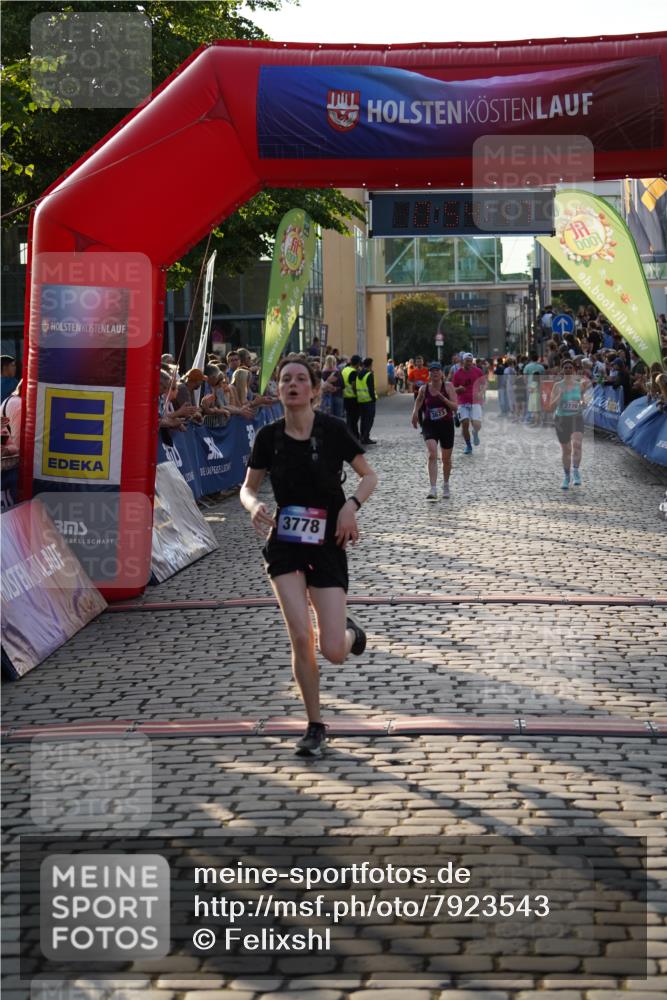 13.06.2025 - Holstenköstenlauf Felixshl http://msf.ph/oto/7923543 13.06.2025 19:54:16 Laufen 2325, 2776, 3673, 3778 meine-sportfotos.de