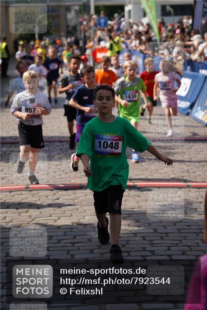 13.06.2025 - Holstenköstenlauf Felixshl http://msf.ph/oto/7923544 13.06.2025 16:06:57 Laufen 20, 75, 167, 305, 308, 452, 574, 585, 591, 716, 850, 855, 957, 970, 1043, 1048, 1306, 1383, 1389, 1438, 1887, 1928 meine-sportfotos.de