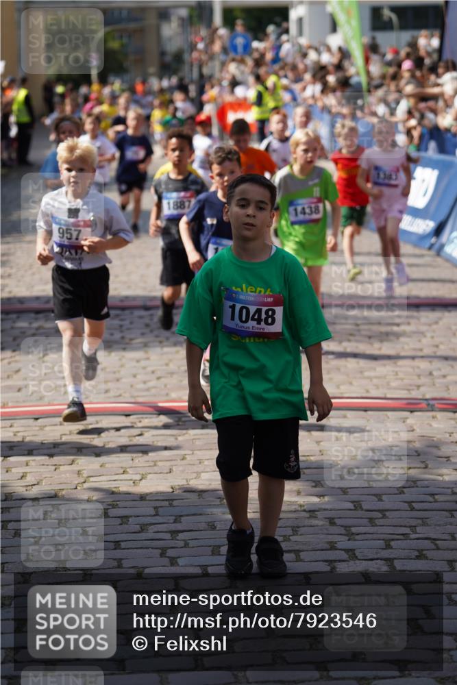 13.06.2025 - Holstenköstenlauf Felixshl http://msf.ph/oto/7923546 13.06.2025 16:06:57 Laufen 20, 75, 167, 305, 308, 452, 574, 585, 591, 716, 850, 855, 957, 970, 1043, 1048, 1306, 1383, 1389, 1438, 1887, 1928 meine-sportfotos.de