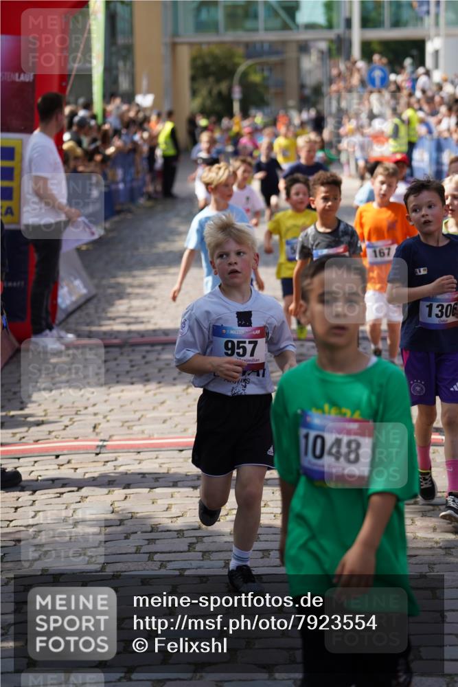 13.06.2025 - Holstenköstenlauf Felixshl http://msf.ph/oto/7923554 13.06.2025 16:06:58 Laufen 20, 26, 75, 167, 305, 306, 308, 452, 574, 585, 591, 592, 716, 850, 855, 957, 970, 1043, 1306, 1383, 1389, 1438, 1887, 1928 meine-sportfotos.de