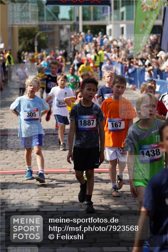 13.06.2025 - Holstenköstenlauf Felixshl http://msf.ph/oto/7923568 13.06.2025 16:07:01 Laufen 20, 26, 34, 75, 167, 305, 306, 308, 434, 452, 459, 574, 585, 591, 592, 693, 699, 716, 850, 855, 970, 1043, 1149, 1383, 1389, 1928 meine-sportfotos.de
